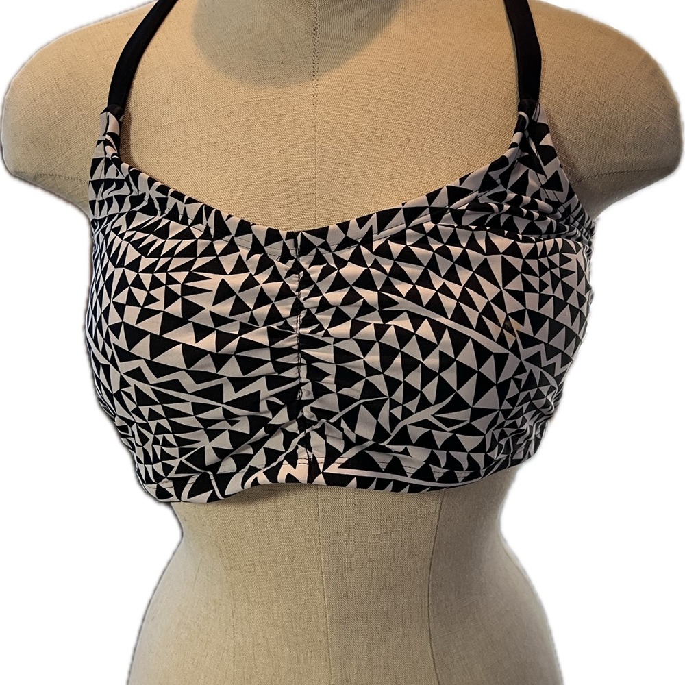 Xhilaration Black and White Geometric Bikini Top